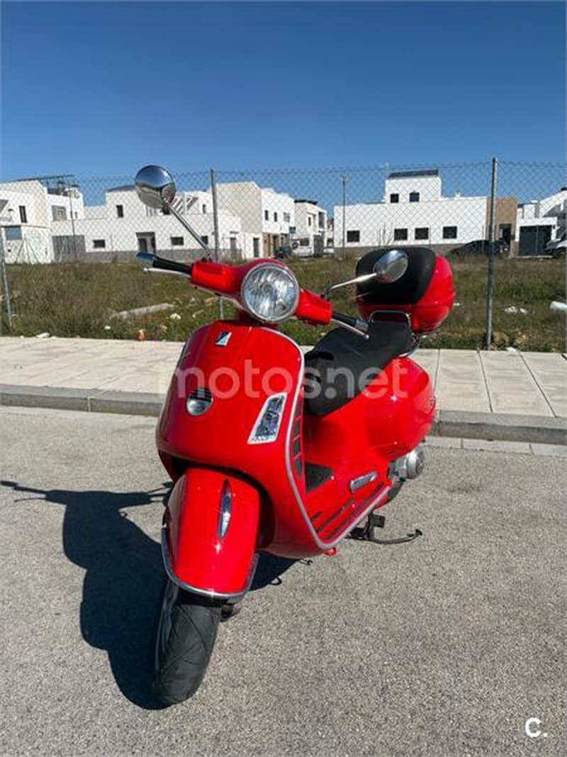 Vespa GTS 125 3300 € 2008 Sevilla - 5