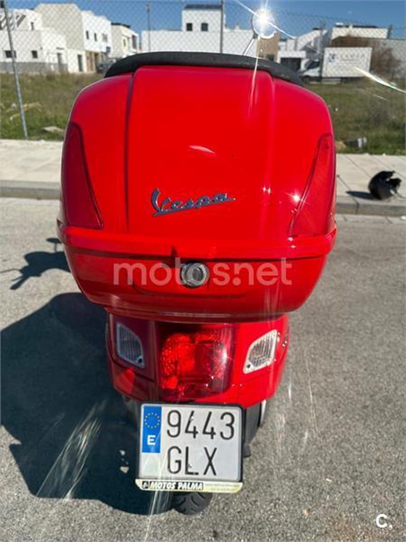 Vespa GTS 125 3300 € 2008 Sevilla - 6