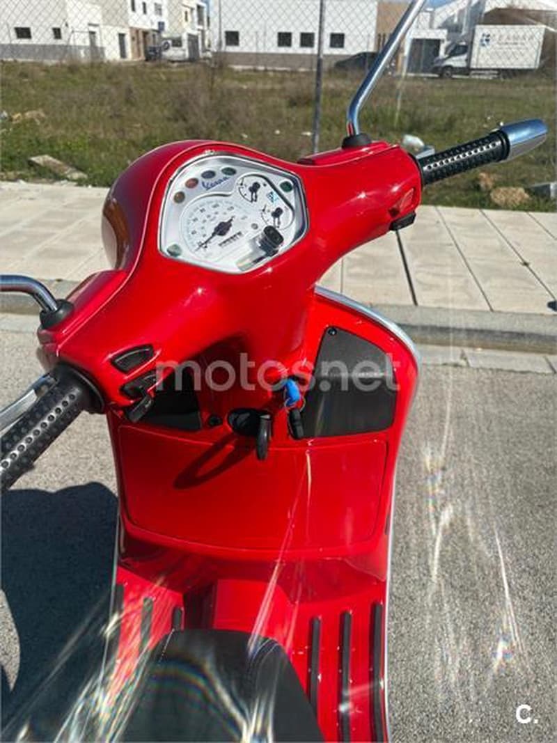 Vespa GTS 125 3300 € 2008 Sevilla - 10