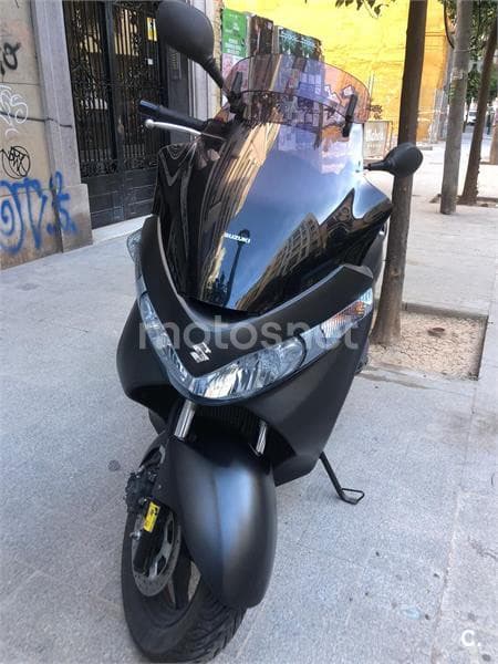 Suzuki BURGMAN 125 Executive 1925 € 2013 Valencia - 1