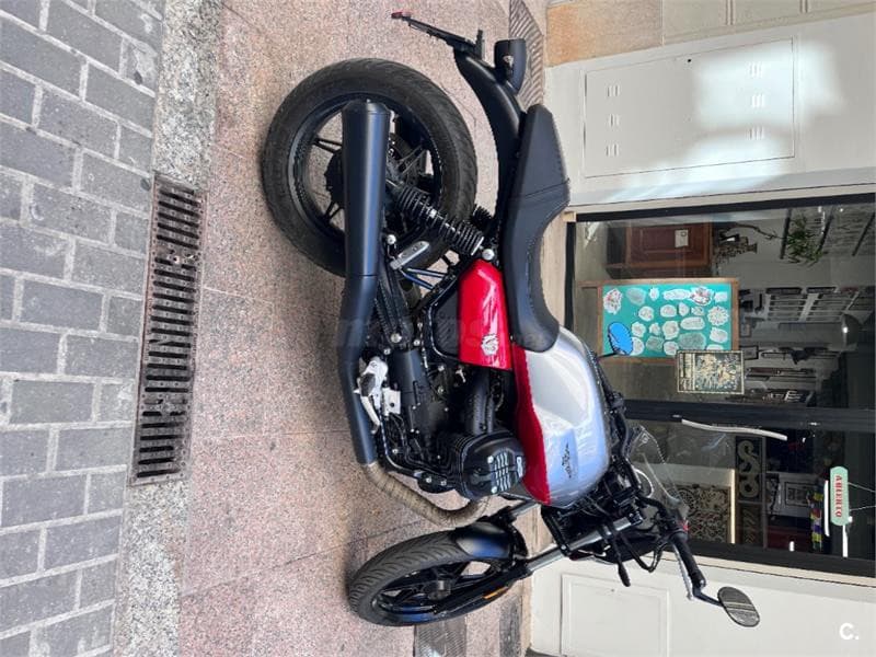 Moto Guzzi V7 6500 € 2023 Castellón - 1