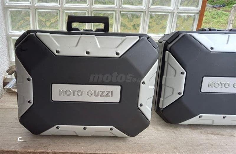 Moto Guzzi V 85 TT 9500 € 2023 Madrid - 4