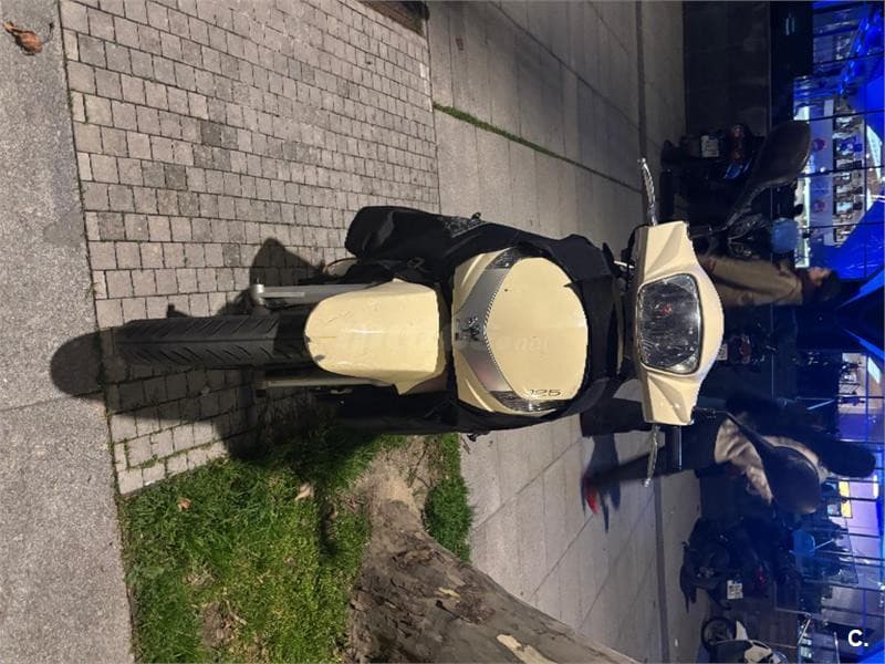 Peugeot TWEET 125 1000 € 2014 Madrid - 1
