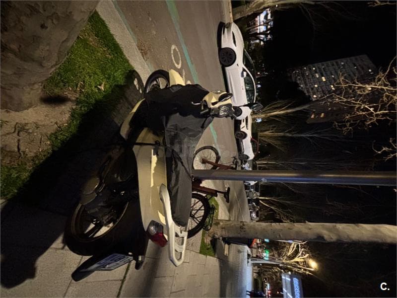 Peugeot TWEET 125 1000 € 2014 Madrid - 5