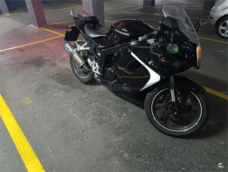 Hyosung GT 125R COMET 1500 € 2015 Madrid - 2