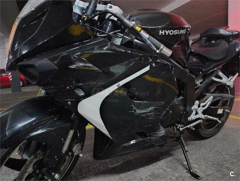 Hyosung GT 125R COMET 1500 € 2015 Madrid - 5