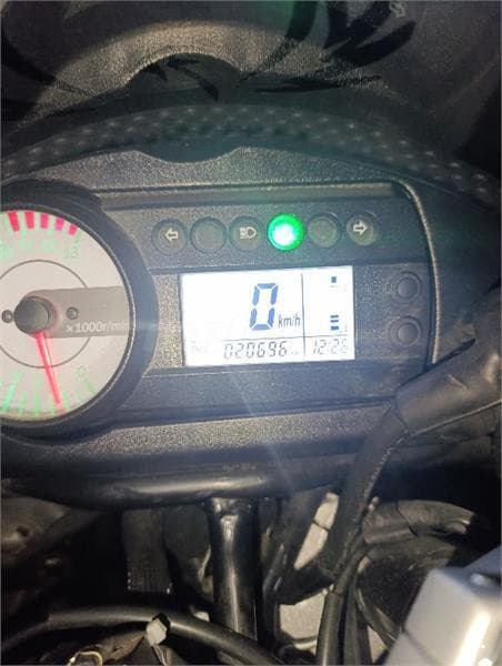 Hyosung GT 125R COMET 1500 € 2015 Madrid - 6