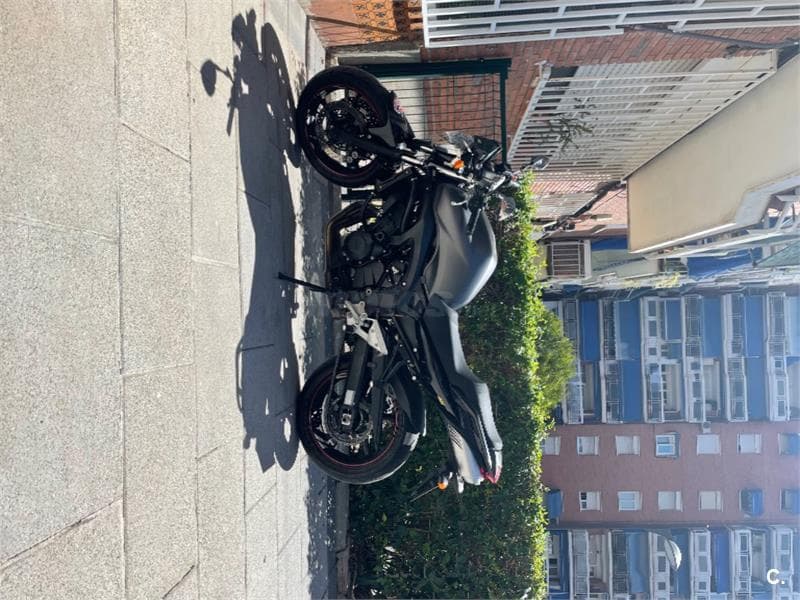 Yamaha FZ6 N S2 2700 € 2009 Madrid - 1