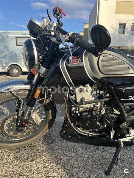 FB Mondial HPS 300 2300 € 2018 Madrid - 2