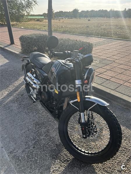 FB Mondial HPS 300 2300 € 2018 Madrid - 12