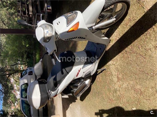 Honda Scoopy SH150i 1200 € 2002 Girona - 3