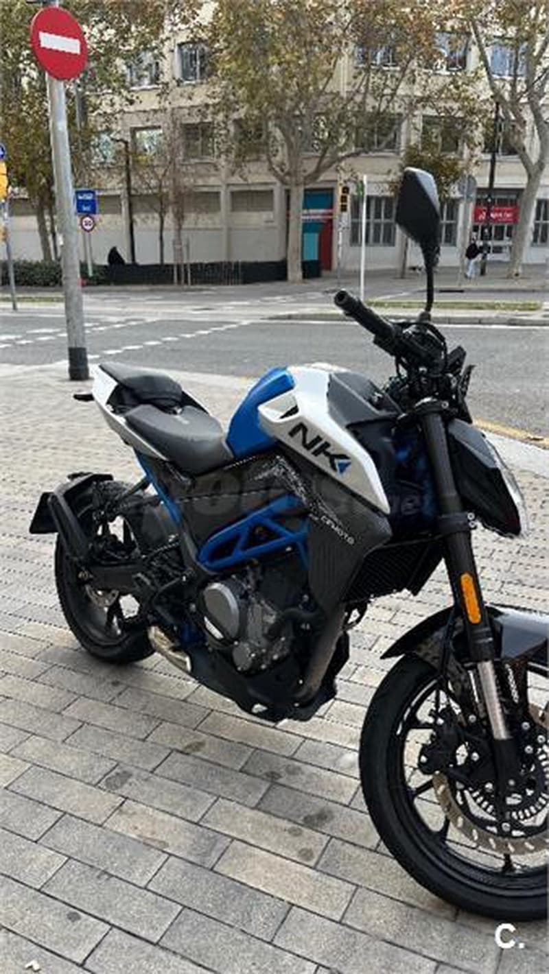 CFMOTO 300 NK 2500 € 2023 Barcelona - 4