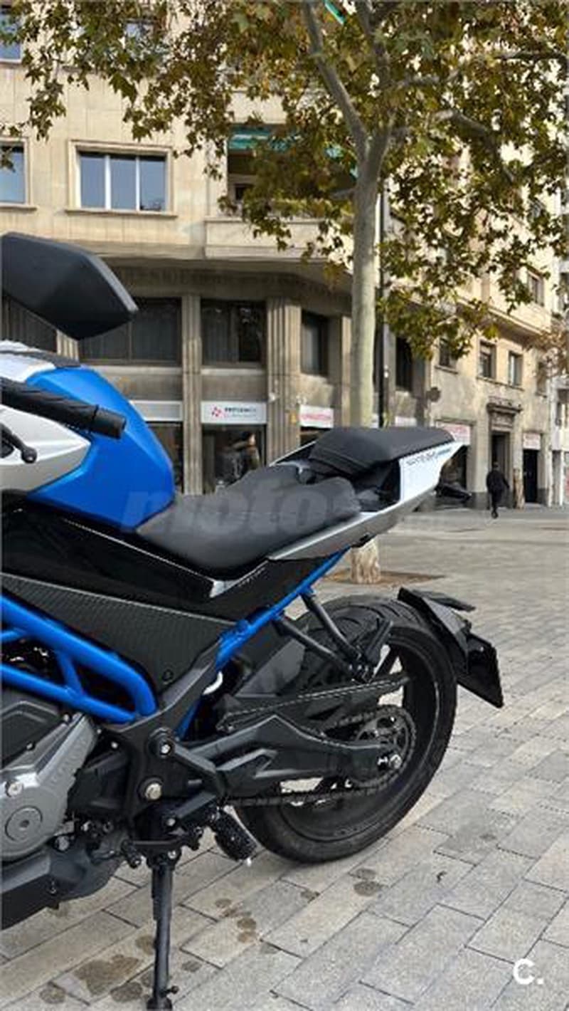 CFMOTO 300 NK 2500 € 2023 Barcelona - 5
