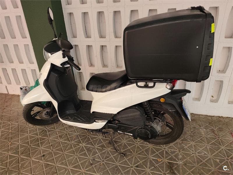 Peugeot TWEET 125 1500 € 2022 Sevilla - 2