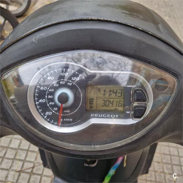 Peugeot TWEET 125 1000 € 2014 Tarragona - 5