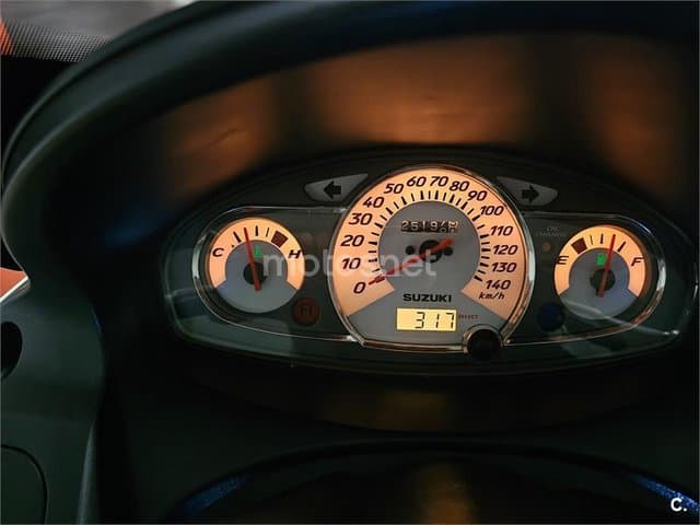 Suzuki BURGMAN 125 Executive 1800 € 2012 Valencia - 11