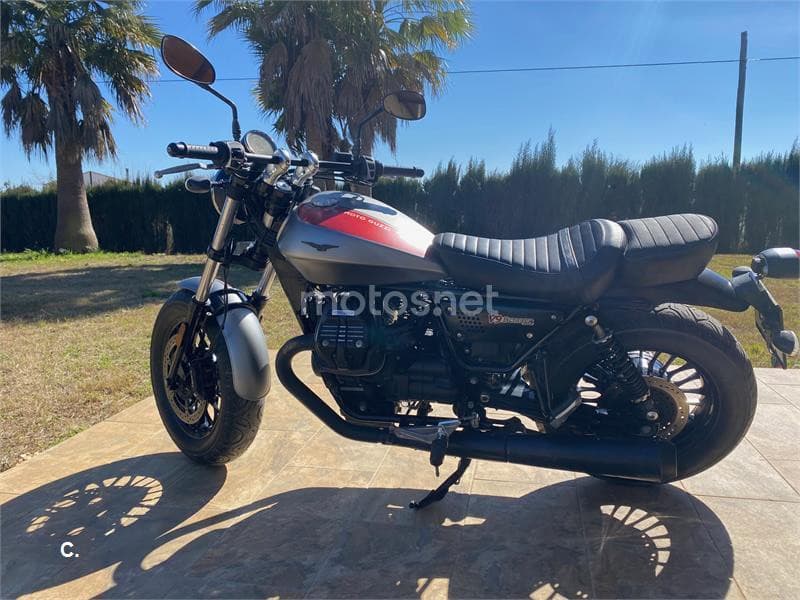 Moto Guzzi V9 5700 € 2017 Sevilla - 1