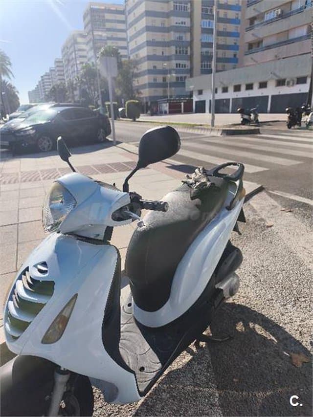 Honda @ 125 1200 € 2008 Cádiz - 5