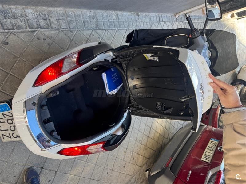 Peugeot SATELIS 125i premium 1200 € 2013 Madrid - 4