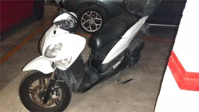 Yamaha X enter 125 1400 € 2015 Alicante - 1