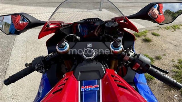 Honda CBR 1000 RR-R Fireblade SP 21.000 € 2020 Asturias - 3