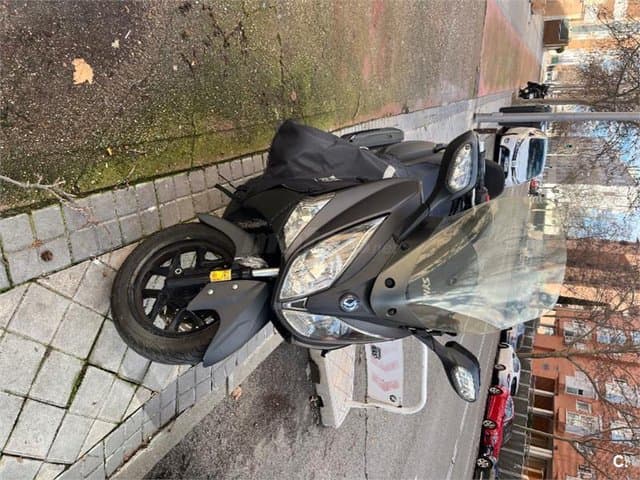 SYM Joymax 300 1400 € 2016 Madrid - 2