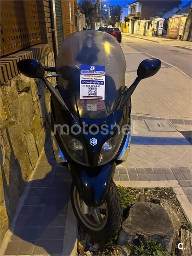 Piaggio X EVO 250 1100 € 2007 Madrid - 1