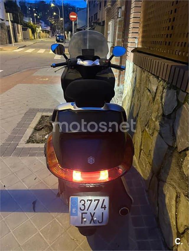 Piaggio X EVO 250 1100 € 2007 Madrid - 3