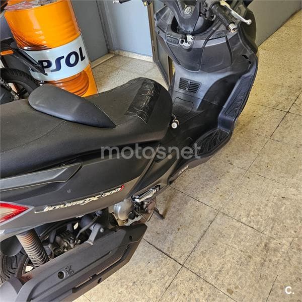 SYM Joymax 300 1450 € 2015 Barcelona - 3