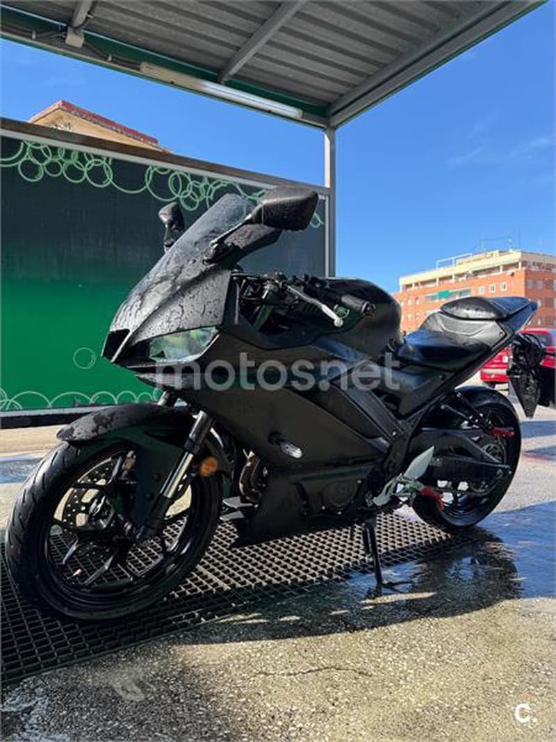Yamaha YZF-R3 5950 € 2024 Alicante - 2